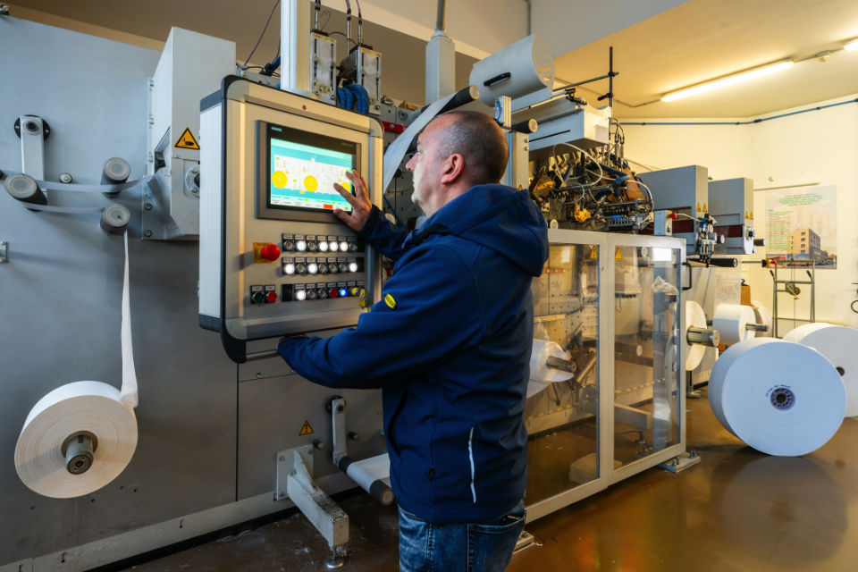 Savare hot-melt adhesive tests with proprietary plotter