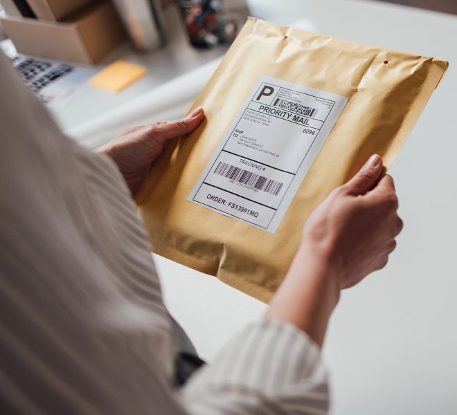 Postal envelopes with specific adhesives made by Savaré